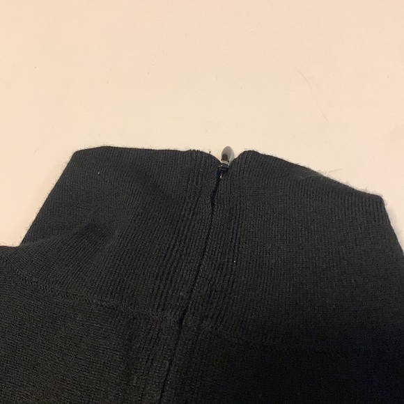 Akris Punto Black Wool Mock Neck Sweater - Women’s Size 10 - Picture 10 of 10